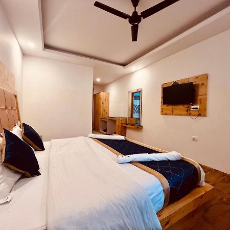 The Radhika - A Luxury Resort In Mountains Manāli Dış mekan fotoğraf