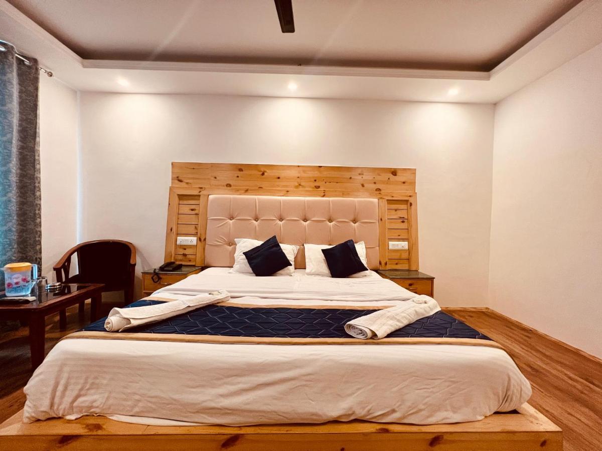 The Radhika - A Luxury Resort In Mountains Manāli Dış mekan fotoğraf