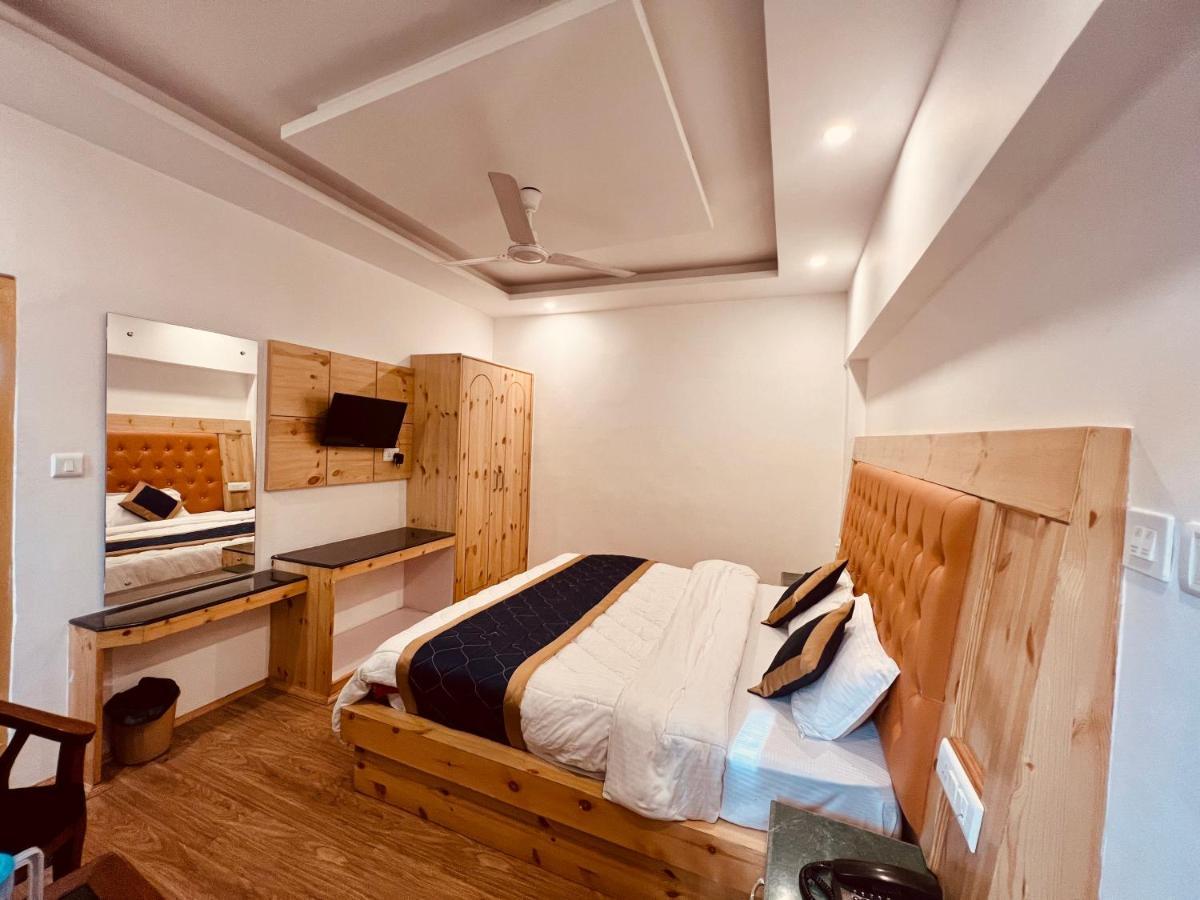 The Radhika - A Luxury Resort In Mountains Manāli Dış mekan fotoğraf